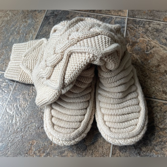 UGG Classic Tall Chunky Knit Boots- Natural, Women’s Size 8 - Picture 2 of 8